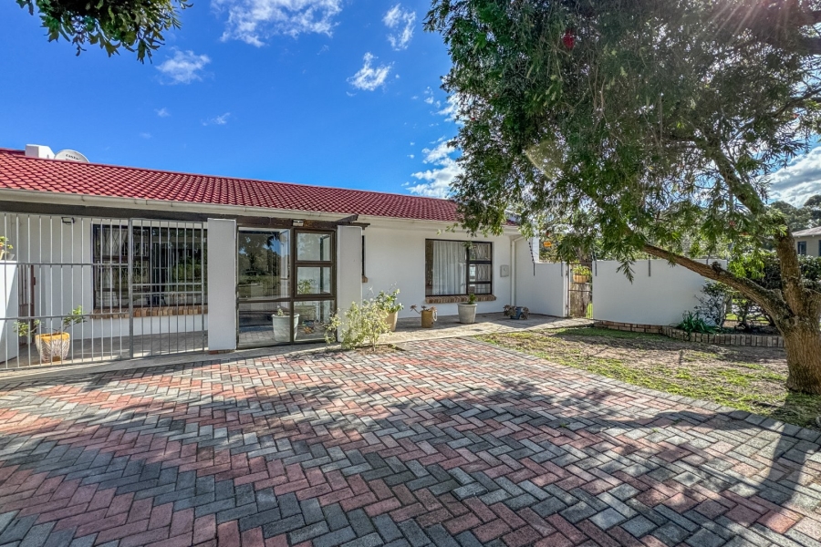 4 Bedroom Property for Sale in Brymore Eastern Cape